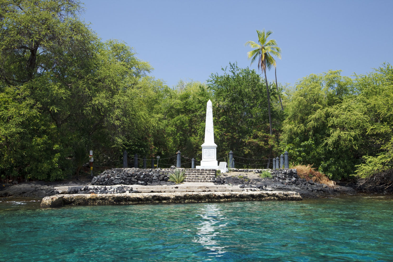 Snorkeling At Captain Cook Monument